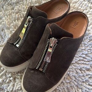 Women Frye slip-on suede dark green Sz 6